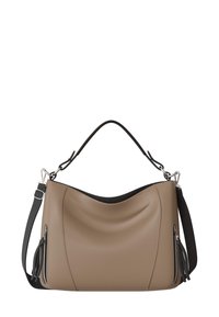Hobo-Bag aus weichem taupefarbenem Leder mit gebogenem Design, ausgestattet mit einem schwarzen Tragegurt, seitlichen Reißverschlüssen und schwarzen Quastenakzenten. Angenehm glatte Oberfläche.