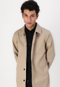 Barbour ROKIG WATERPROOF JACKET - Κ αμπαρντίνα - washed stone