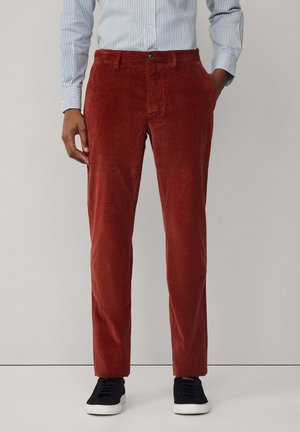 Chino - dark chaser red