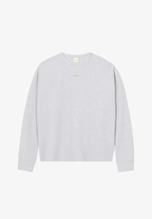 Világosszürke, hosszú ujjú, waffle-kötésű, kerek nyakú pulóver, középen kis narancssárga logó szöveggel a mellkasán.