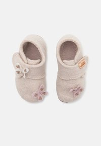 Living Kitzbühel BABYKLETTSCHUH SCHMETTERLING - Tofflor & inneskor - oat milk