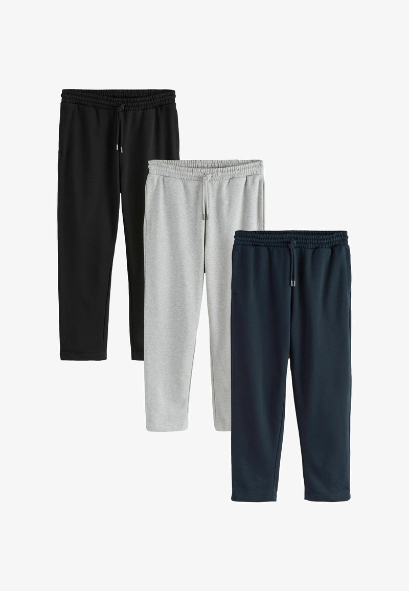 Tri páry joggingových nohavíc: čierne, šedé a námornícke modré. Majú elastický pás, bočné vrecká a mäkkú, textúrovanú tkaninu.