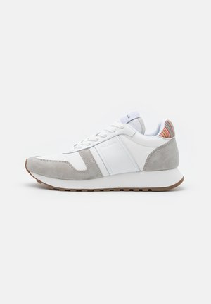 Sneakers - white