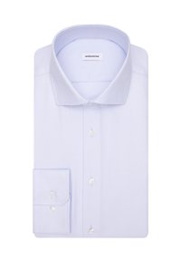 Camicia da uomo di colore azzurro chiaro con motivo a spina di pesce, con abbottonatura frontale, polsini abbottonati e colletto classico, piegata con cura.