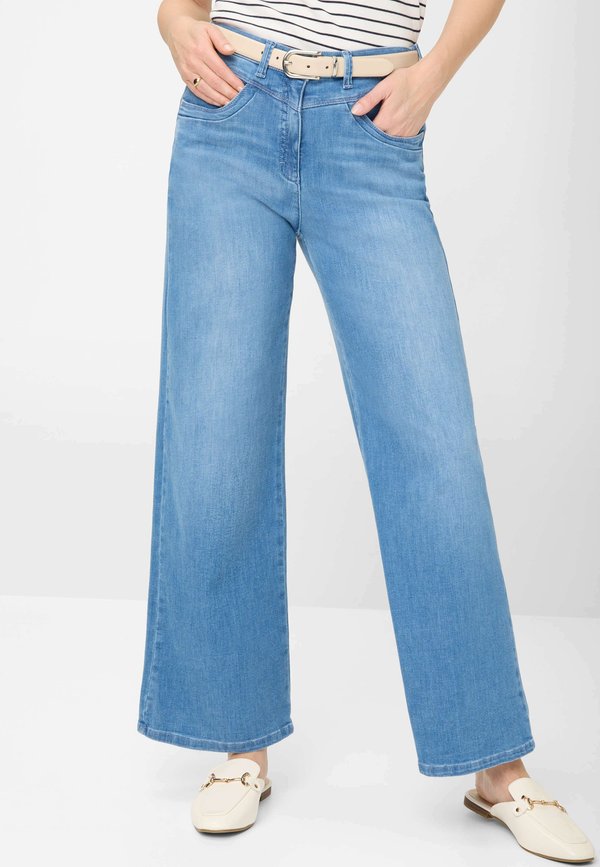 STYLE   - Flared Jeans - bleached using buffies