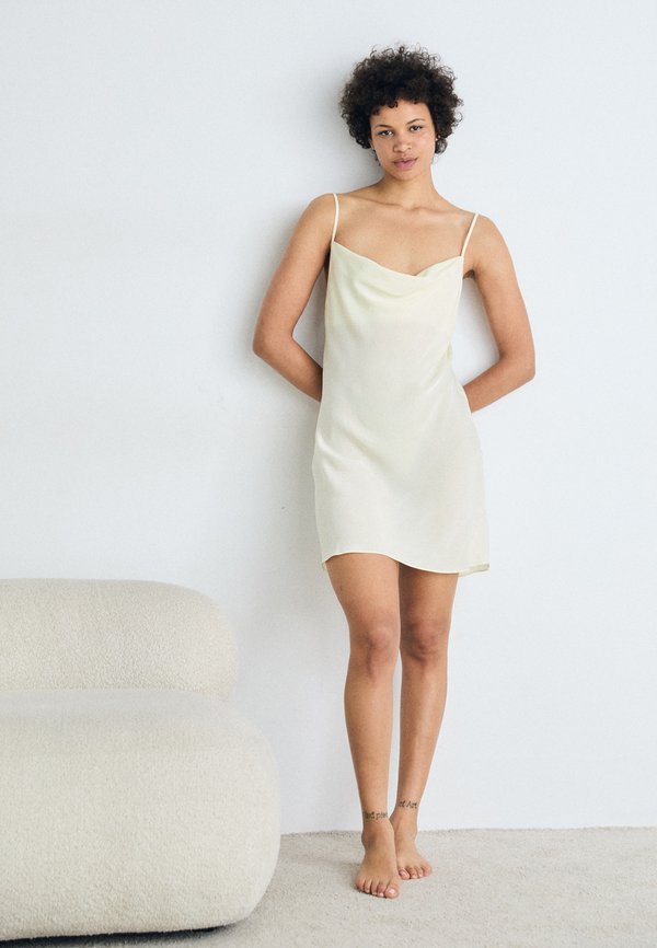 COWL MINIMAL - Nightie4