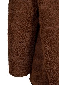 Braune Fleecejacke mit einem weichen, strukturierten Äußeren. Verfügt über eine lässige Passform und eine Nahtverzierung entlang der Nähte.