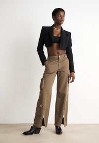 Gestuz MIRJAGZ PANTS - Kareiviško stiliaus kelnės - shitake