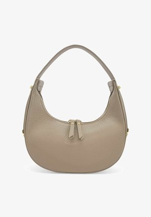 Sac à main en cuir taupe texturé avec une poignée supérieure incurvée et deux curseurs de fermeture éclair à l'avant, présenté sur fond blanc.