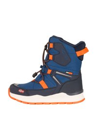 Kinderwinterstiefel mit einem blauen Textilobermaterial und orangefarbenen Akzenten, einem gepolsterten Kragen und einer weißen und orangefarbenen Gummisohle.