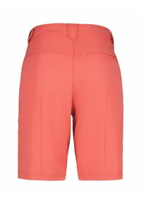 Korallfärgade shorts i ett lätt tyg, med rak passform, bälteshällor och en bakficka med dragkedja. Slät textur.