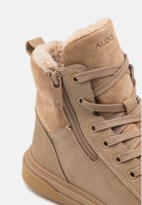 ALDO DUSKER  PILLOW WALK WATERPROOF + COLD RATING -20C - Cizme de iarnă - light brown