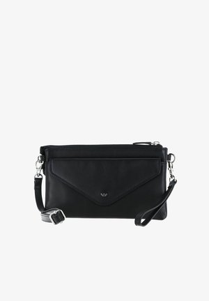 Schwarze Leder-Umhängetasche mit vorderer Umschlagtasche, silberner Ausstattung, verstellbarem Riemen und Handgelenksriemen auf weißem Hintergrund.