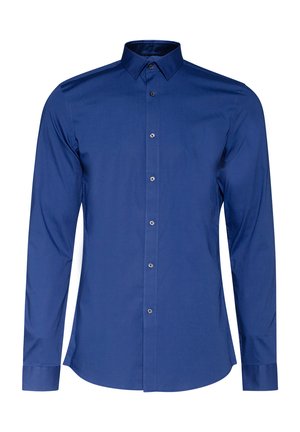 Langsleeve, gekraagde shirt van donkerblauwe stof met een gladde textuur, voorzien van een knopenlijst aan de voorkant en een ronde zoom. Subtiele glans op de stof.