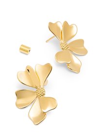 Orecchini in metallo dorato a forma di fiore con cinque elementi simili a petali, con un centro strutturato. Include un gancio separato a forma cilindrica.