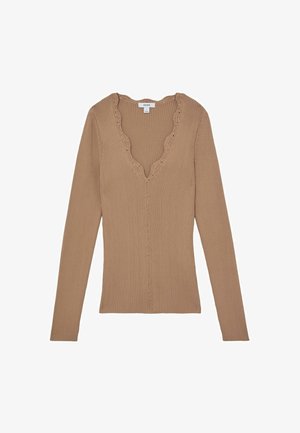 Rudas riboto audinio ilgarankovė palaidinė su banguotu V formos iškirpte ir nėrinių detalėmis palei kaklą bei sagų juostelę. Lygus audinio paviršius.