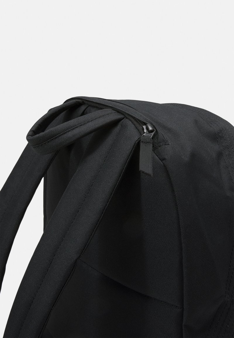 Herren Rucksäcke | Peak Performance SW BACKPACK UNISEX Tagesrucksack black/schwarz - WS53504 Herren Rucksäcke | Peak Performance SW BACKPACK UNISEX Tagesrucksack black/schwarz - WS53504