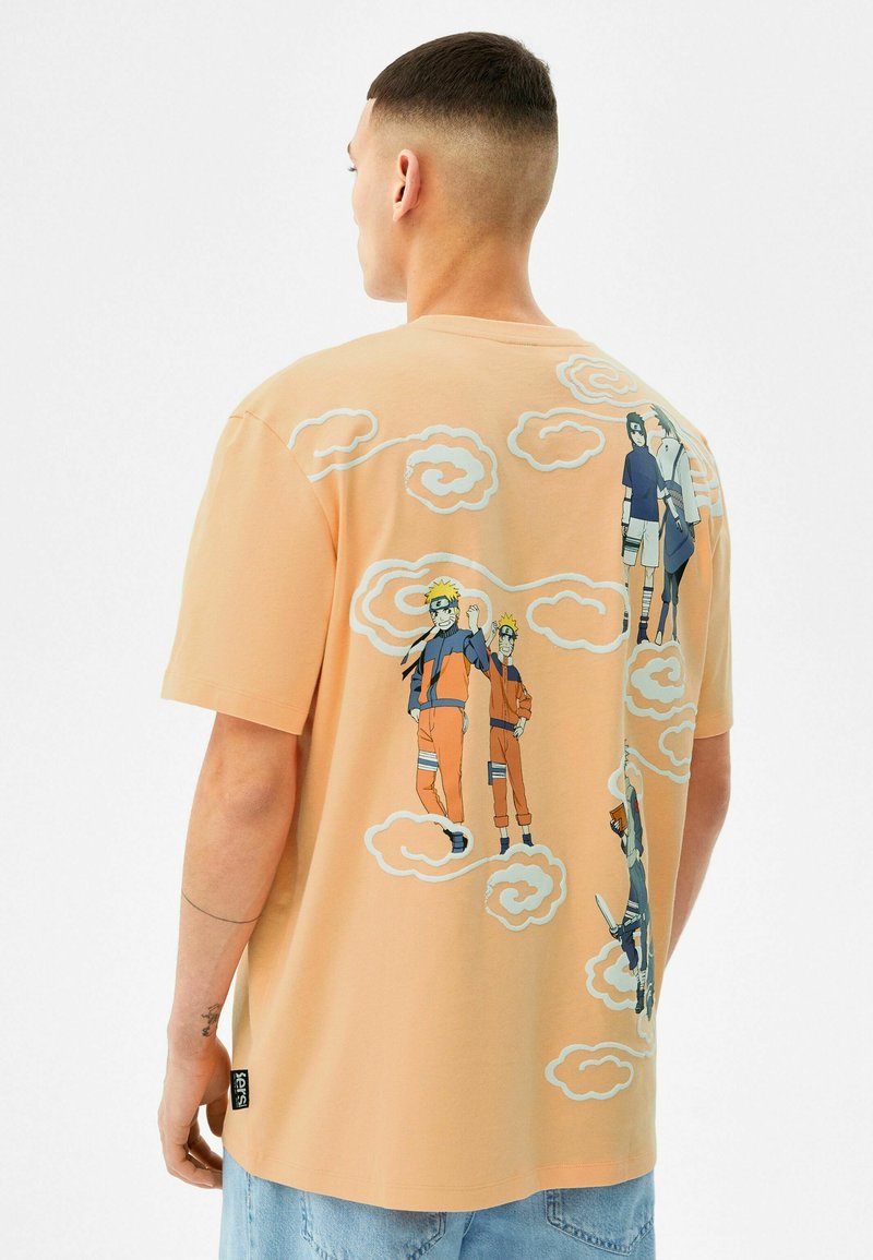 Herren T-Shirts basic | Bershka REGULAR FIT SHORT SLEEVE NARUTO T-Shirt print orange - PZ15840 Herren T-Shirts basic | Bershka REGULAR FIT SHORT SLEEVE NARUTO T-Shirt print orange - PZ15840