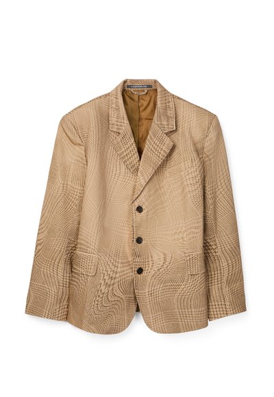Blazer beige à carreaux avec col cranté, trois boutons noirs, deux poches à rabat à l'avant, et une doublure intérieure marron.