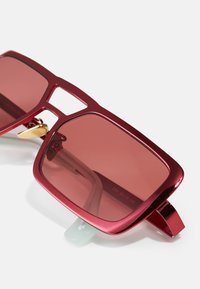 RETROSUPERFUTURE STEREO UNISEX - Aurinkolasit - plasma