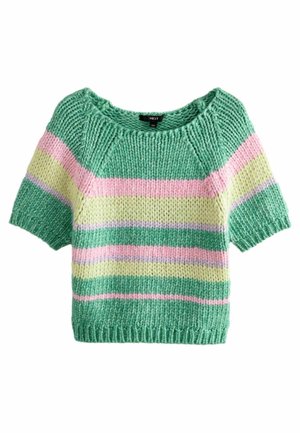 Krótki sweter z dzianiny z szerokimi, poziomymi paskami w odcieniach zieleni, różu, żółci i fioletu.