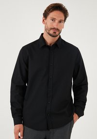 REGULAR FIT - Shirt - black