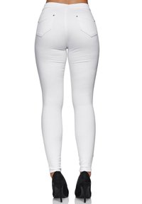 Elara HIGHWAIST - Vaqueros pitillo - weiß