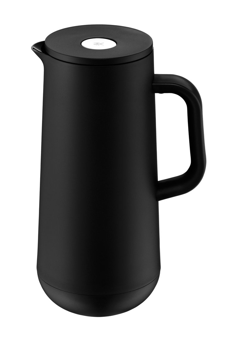 Schwarzer, isolierter Wasserkocher mit einer glatten, matten Oberfläche, zylindrischer Form und einem seitlichen Griff. Besitzt einen runden Deckel mit einem weißen Knopf in der Mitte.