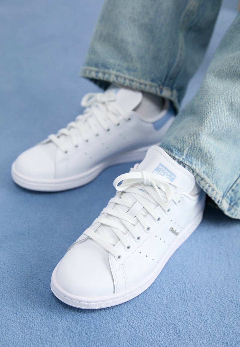 adidas gazelle silver green womens Stan Smith main image 0