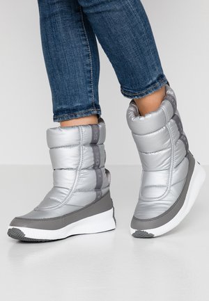 Sorel OUT ABOUT PUFFY MID - Snowboots  - pure silver