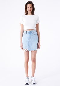Dr.Denim ECHO SKIRT - Denim skirt - stream light trashed hem