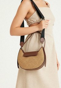 Mianqa MOON SHOULDER - Handtasche - natural