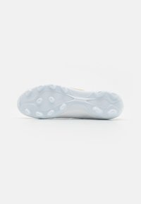 adidas Performance PREDATOR LEAGUE MULTI-GROUND - Kopačky na pevný povrch - footwear white/gold metallic