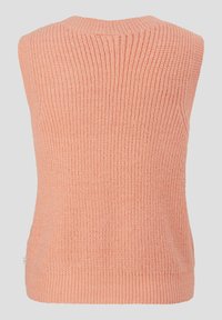 Maglione senza maniche in morbido pesca con una texture a coste. Linee orizzontali creano un motivo uniforme. Design semplice e moderno.