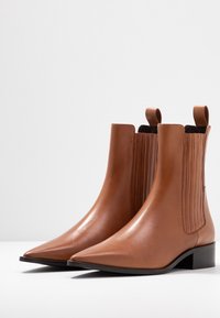 EDITED Klassiset nilkkurit - brown