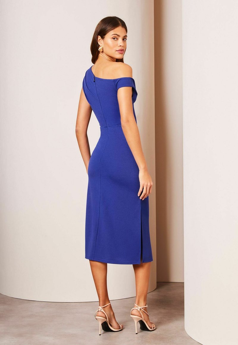 lipsy one shoulder pleated asymmetric midi dress Olympia Asymmetrical Pleated Maxi Dress M / Eclipsed Gold
