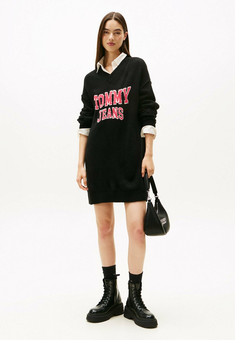 Tommy Jeans VARSITY INTARSIA LOGO MINI  - Abito in maglia - black