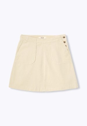 Jupe en velours côtelé beige avec deux poches avant, une coupe évasée et des accents de boutons sur le côté. Texture lisse, design décontracté.