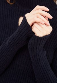 Cesare Gaspari HIGH NECK LONG SLEEVE - Pouzdrové šaty - black