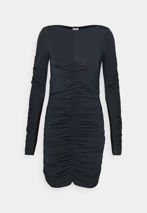 Musta pitkähihaisen röyhelöity bodycon-mekko, pyöreällä pääntiellä ja koko etuosan sekä hihojen keskellä kerätyillä yksityiskohdilla.