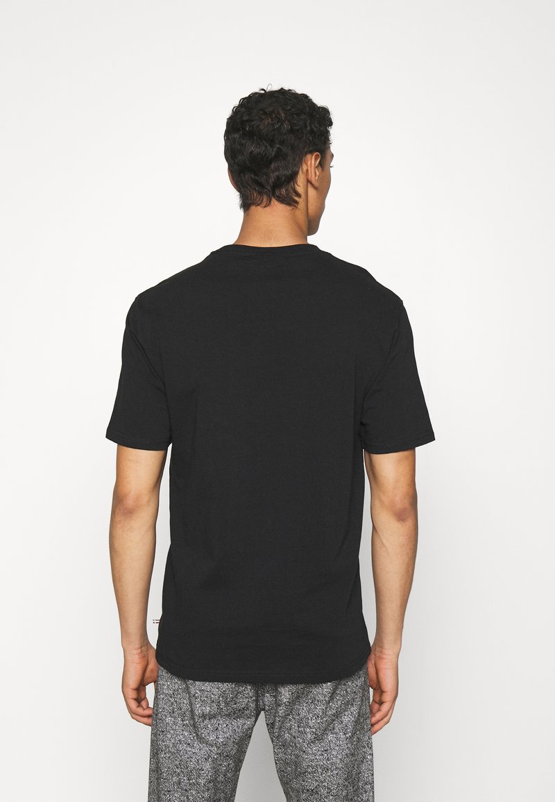 Herren T-shirts & Polos | Han Kjøbenhavn CASUAL TEE SHORT SLEEVE T-Shirt basic black/schwarz - VM37628 Herren T-shirts & Polos | Han Kjøbenhavn CASUAL TEE SHORT SLEEVE T-Shirt basic black/schwarz - VM37628