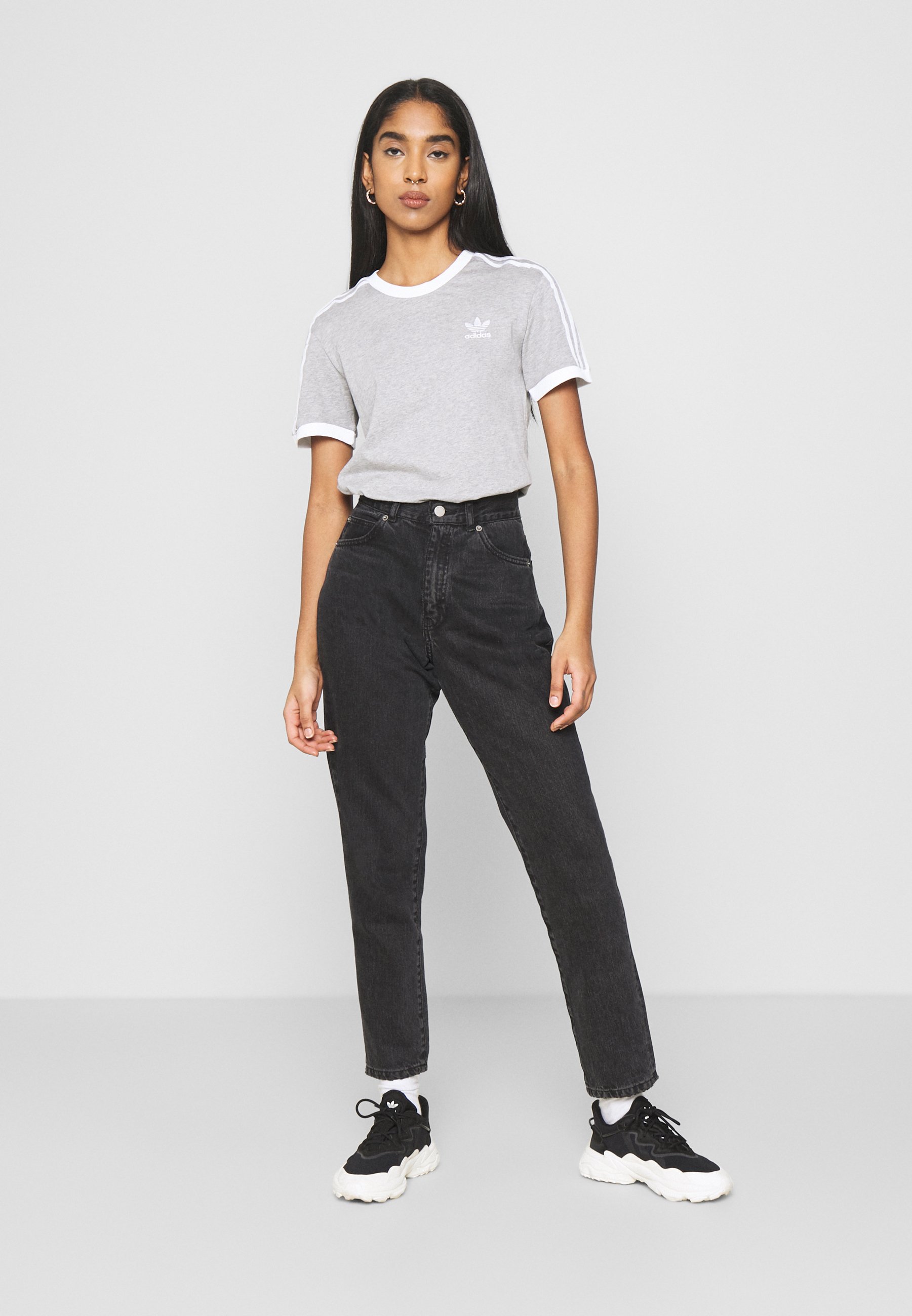 adidas Originals 3 STRIPES TEE - Camiseta estampada - medium grey  heather/gris - Zalando.es