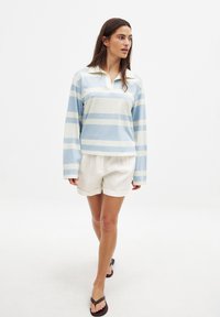 NA-KD Top s dlhým rukávom - blue white