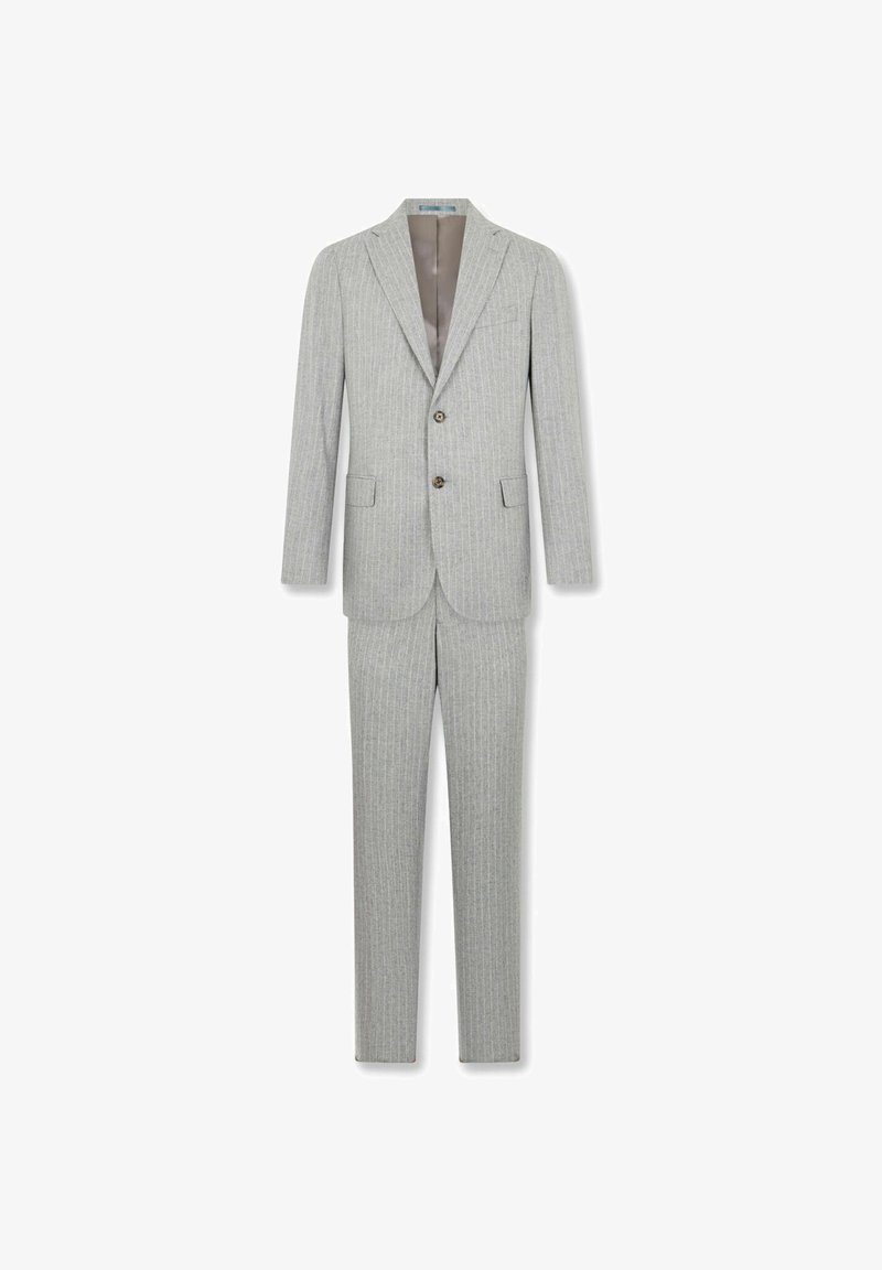Completo grigio chiaro con motivo a righe, giacca a un petto con due bottoni e pantaloni abbinati con vestibilità sartoriale.