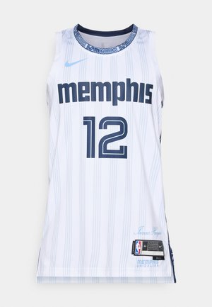 Tricou alb de baschet, cu inscripția "memphis" și numărul "12" în navy. Dungi verticale subtiri și guler cu accent albastru. Logo-ul Nike și brandingul echipei sunt incluse.