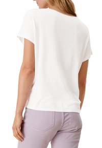s.Oliver MET EEN LOOSE FIT - T-shirt print - off white