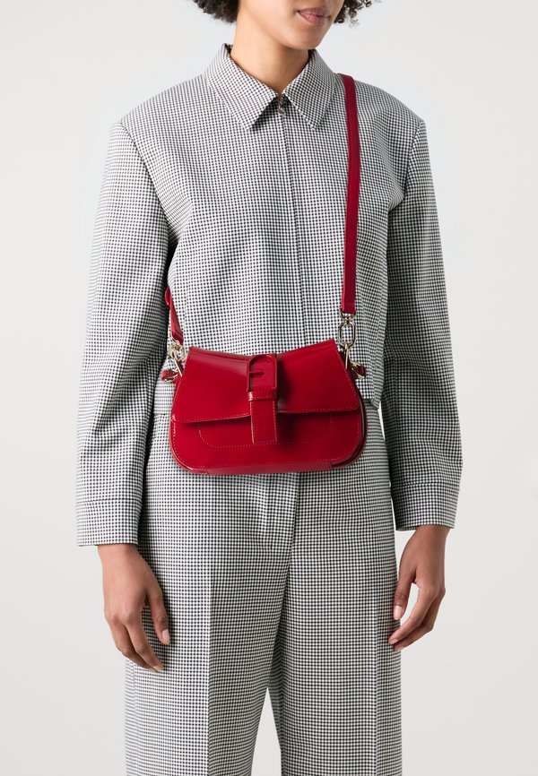 FLOW MINI TOP HANDLE - Handbag - rosso