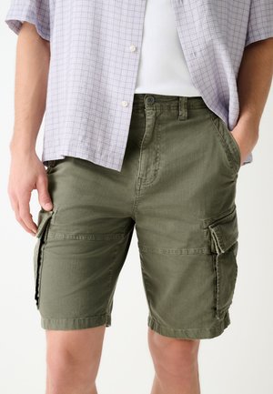 Next, REGULAR FIT - UTILITY CARGO SHORTS . - Shorts - khaki green