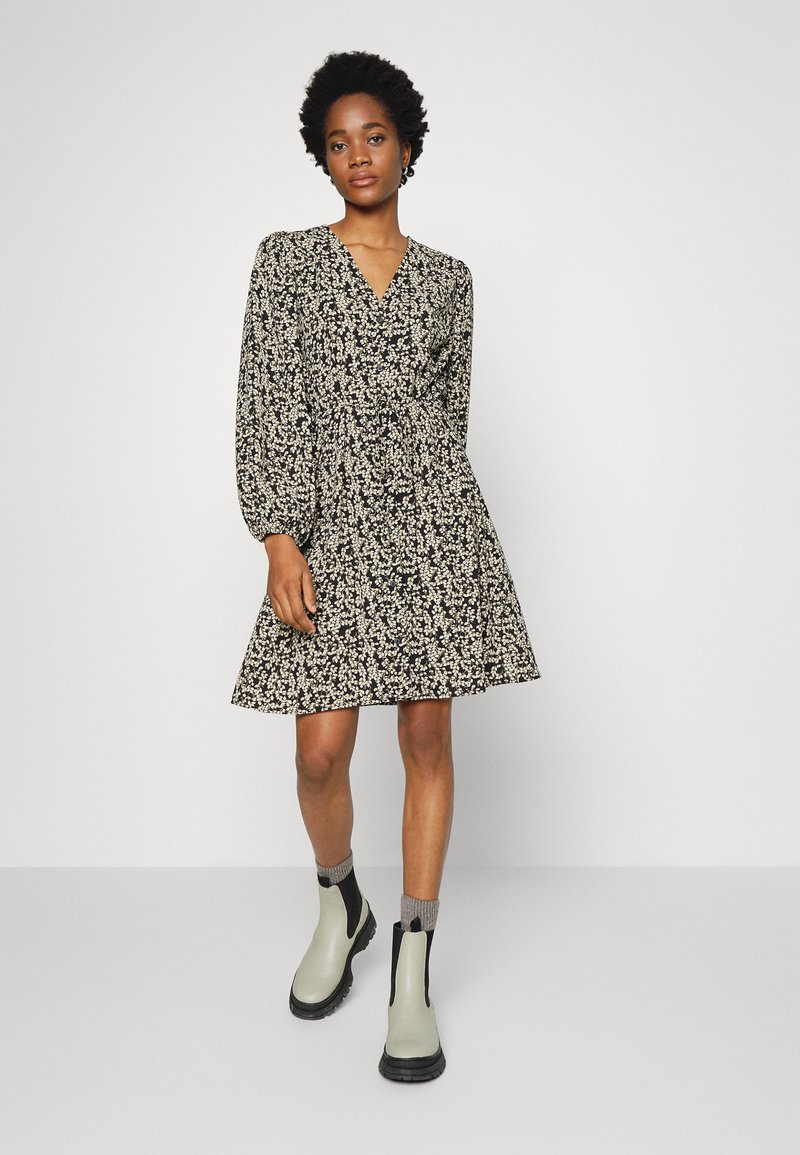 Modström ODAMD DRESS - Vestido camiseiro - black