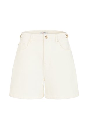 Shorts bianchi a vita alta con bottoni frontali e cerniera, passanti per cintura e due tasche laterali, mostrati su sfondo bianco.